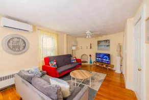 Sunny 3BR APT Step to the Ocean Minute from Boston - Image 2