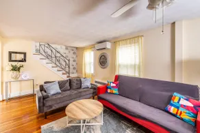 Sunny 3BR APT Step to the Ocean Minute from Boston - Image 3