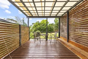 Charming & Tranquil Getaway- Walk to Cafés shops - Image 5