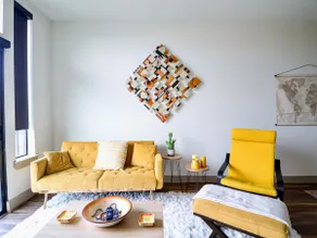 Artsy Retreat in Heart of Midtown - Free WiFi - Image 4