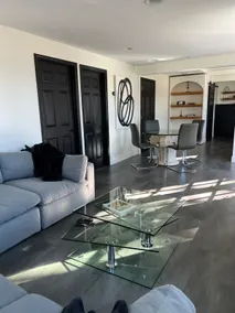 Modern home in secure location. - Image 2