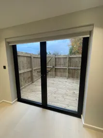 Modern studio in central Ely - Image 4