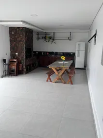 Beach house with pool - Image 3