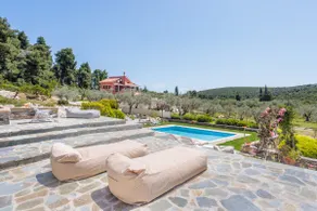 Newly Renovated Villa with Private Pool - Image 4