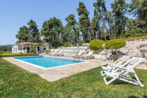 Newly Renovated Villa with Private Pool - Image 5