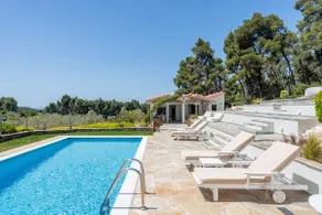 Newly Renovated Villa with Private Pool - Image 2