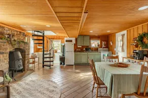 Cottage by the Creek: Hot Tub & Waterfront Escape - Image 3