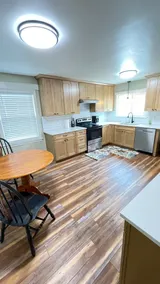 Cozy City Cottage - Image 3