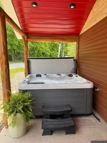 Cabin with amazing views & fully stocked pond for fishing minutes from Patoka - Image 5
