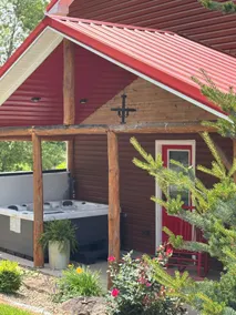 Cabin with amazing views & fully stocked pond for fishing minutes from Patoka - Image 3