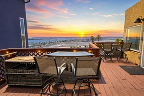 2 Hot Tubs • Skyline View • Sleeps 17 • Beach 15m - Image 5