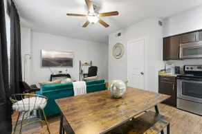 Relax at SoCo minutes from SXSW Festivities! - Image 2