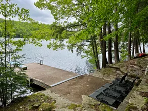 Lakefront Retreat 20 minutes from Middlebury - Image 4