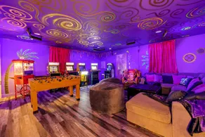 Hot Tub*Game Room*Near Hershey*Candy Theme*Unique* - Image 3