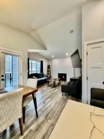 Luxury retreat minutes from Jasper National Park - Image 4