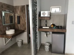 Room near the Veracruz Aquarium - Image 5
