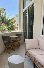 Lovely Beautiful Escape in South of 5th (6 Guests) - Image 3