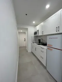Lovely Beautiful Escape in South of 5th (6 Guests) - Image 5