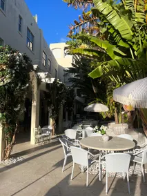 Lovely Beautiful Escape in South of 5th (6 Guests) - Image 4