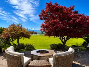 Rainier Ranch & Poolside Escape - Image 5