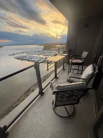 Surreal Penthouse 2BR WaterFront - Image 4