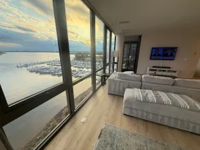 Surreal Penthouse 2BR WaterFront - Image 2