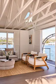 Waterfront Boathouse Escape with Harbour View - Image 4