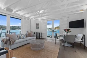 Waterfront Boathouse Escape with Harbour View - Image 2