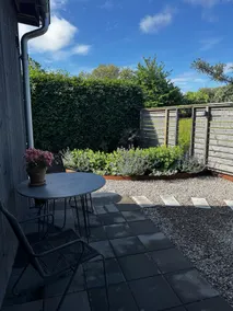 Cozy garden cottage - Image 5