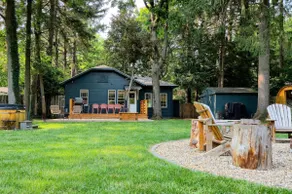 2-min Walk to Lake MI • Hot Tub + Sauna - Image 5