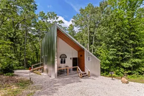 Brand New Studio Cabin - Hot Tub A- - Image 2