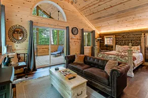 Brand New Studio Cabin - Hot Tub A- - Image 3
