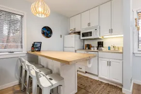 Oceanfront condo w/ private entrance & patio - Image 3