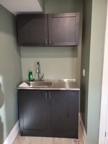 Private Guesthouse with Tesla Charger - Image 2