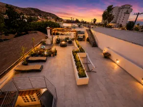 Rooftop Ocean views, great outdoor space,  A/C,  prime location, gated, firepit - Image 4