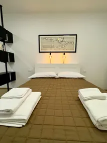 Downtown apartment with parking space - Image 2