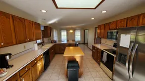 Spacious & Quiet, near airport/I-70, sleeps 11 - Image 5