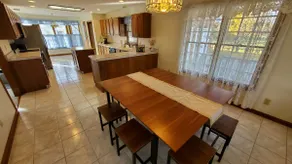 Spacious & Quiet, near airport/I-70, sleeps 11 - Image 4