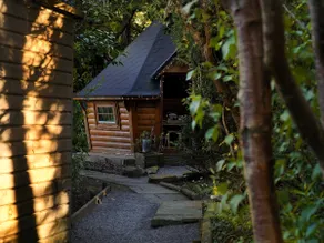 Scenery Hill Hideaways The Coach House Charming Retreat with Jacuzzi and BBQ Hut Near the Lake District - Image 5