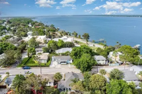 Coastal Breeze: Walk to Historic Cocoa Village - Image 3