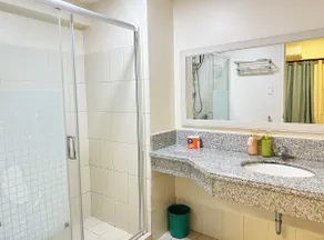 Manila Bay Three-Bedroom Apartment - Image 5