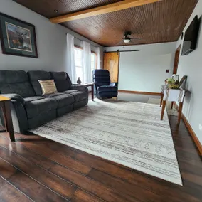 Clarendons-King Suite - Image 2
