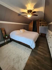 Clarendons-King Suite - Image 4