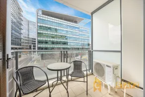 Pretty Penthouse - Close to ANU - Image 3