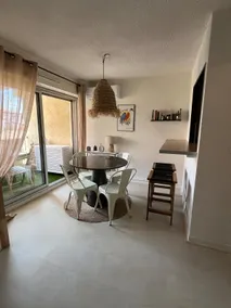 Heart of Sainte-Maxime • Beach within walking distance • Air conditioning • Parking • Wi-Fi - Image 4