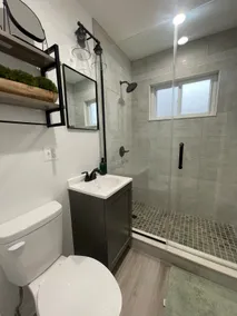 Green Vibes- 2BR Urban Escape Near Downtown Chi - Image 4