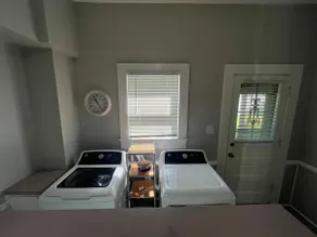 3 Bed Close to Downtown & ISU - Image 5