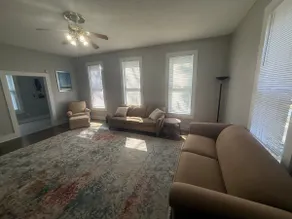 3 Bed Close to Downtown & ISU - Image 2