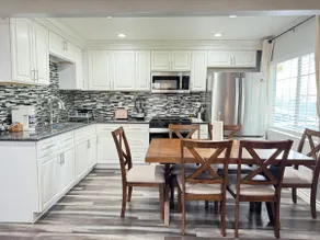 Modern & Cozy 3BR 2BATH Home - Image 5