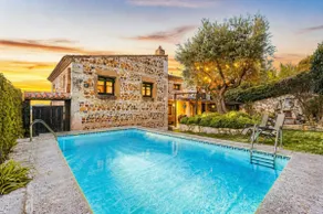 Luxe Villa | 12p|Movie Room|Salt Pool|EV Charger|35min to Mardr - Image 2